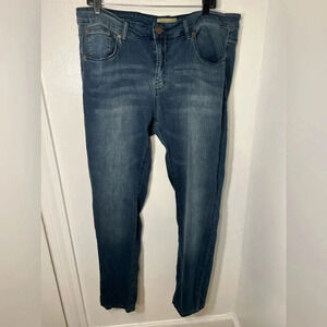 United denim,36/32, 5-pocket logo, factory distressed, medium wash, straight leg